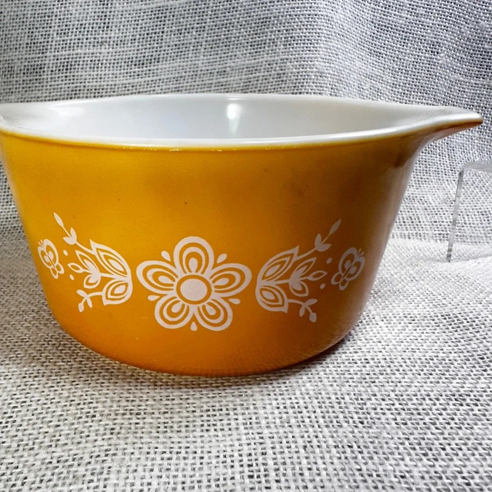 Vintage Pyrex 473-B Butterfly Gold 1 Qt Cinderella Casserole Dish No Lid